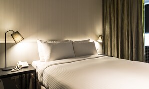 Superior Room, 1 Double Bed | Desk, iron/ironing board, free WiFi, bed sheets - Vendome East Inn (Taipei)