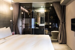 高級客房, 1 張標準雙人床 | 書桌、熨斗/熨衫板、免費 Wi-Fi、床單