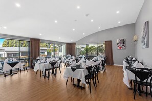 Dinner served  - Eastgate on the Range Motel (East Toowoomba)