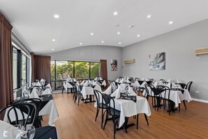 Se ofrece un desayuno a la carta todos los días (por un coste adicional)