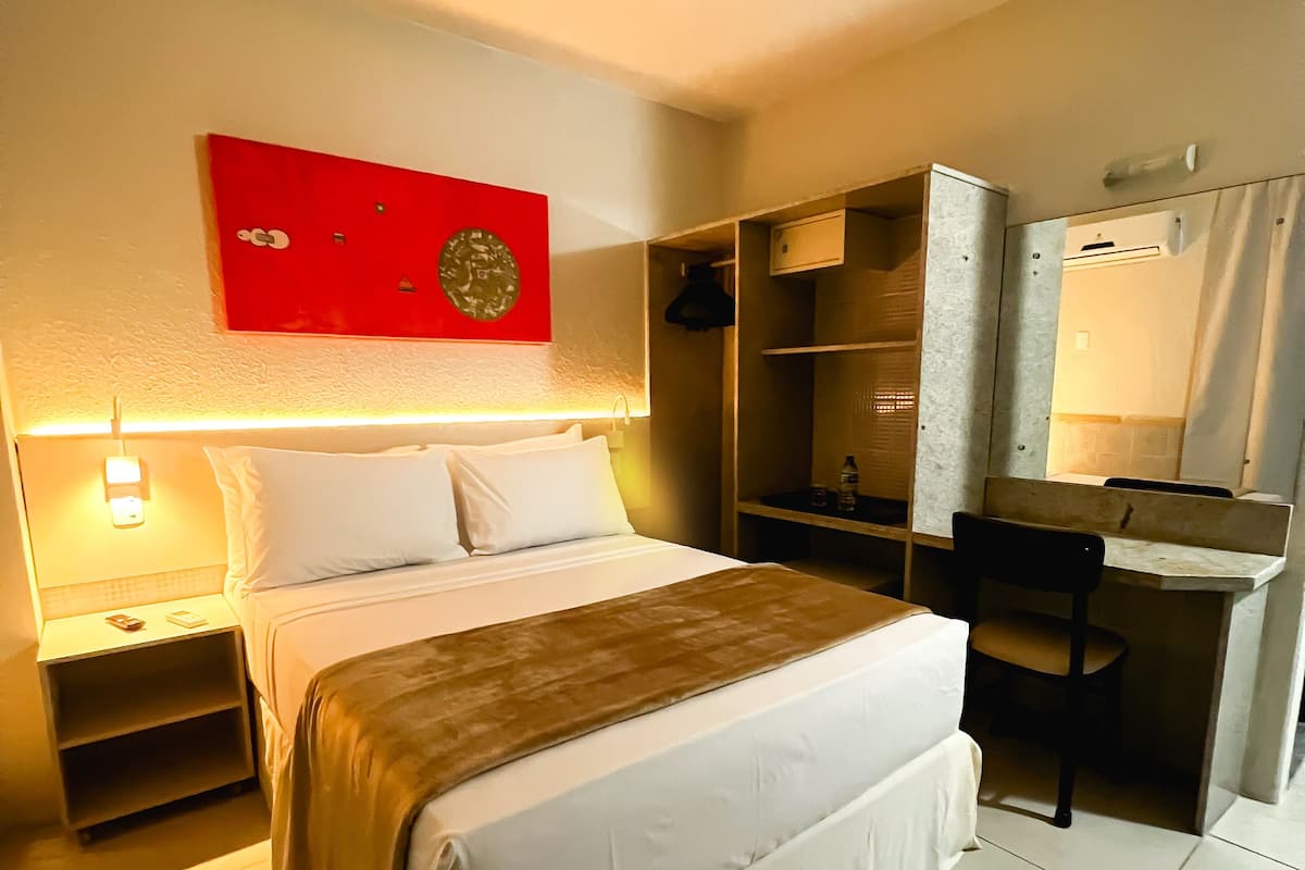 Standard Double Room | Minibar, in-room safe, desk, laptop workspace
