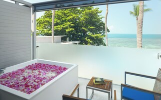 Deluxe Sea View Room with Terrace | 客房景观