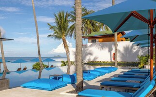 Outdoor pool, pool umbrellas, sun loungers