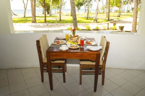 Desayuno buffet todos los días (con cargo) 