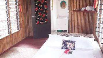Basic Cabin | In-room safe, individually decorated, individually furnished, bed sheets