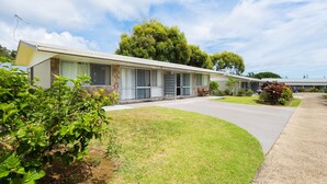 Front of property - Hibiscus Crown (Norfolk Island)