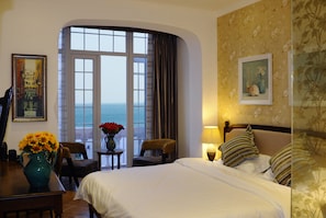 Down duvets, minibar, desk, blackout curtains - Qingdao Villa Inn Seaside (Qingdao)