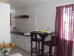 In-room dining - Hibiscus Apartments Fiji (Nadi)