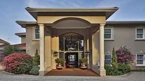 Bagian depan properti