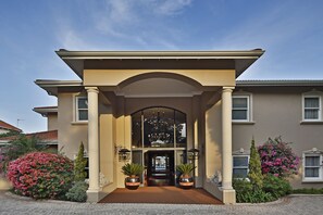 Mặt tiền nơi lưu trú