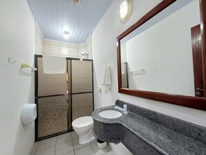 Standard Apartment, 1 Bedroom, Kitchen (I) | Bathroom | Shower, hair dryer, towels, toilet paper