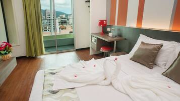 Studio Room | In-room safe, desk, iron/ironing board, free WiFi
