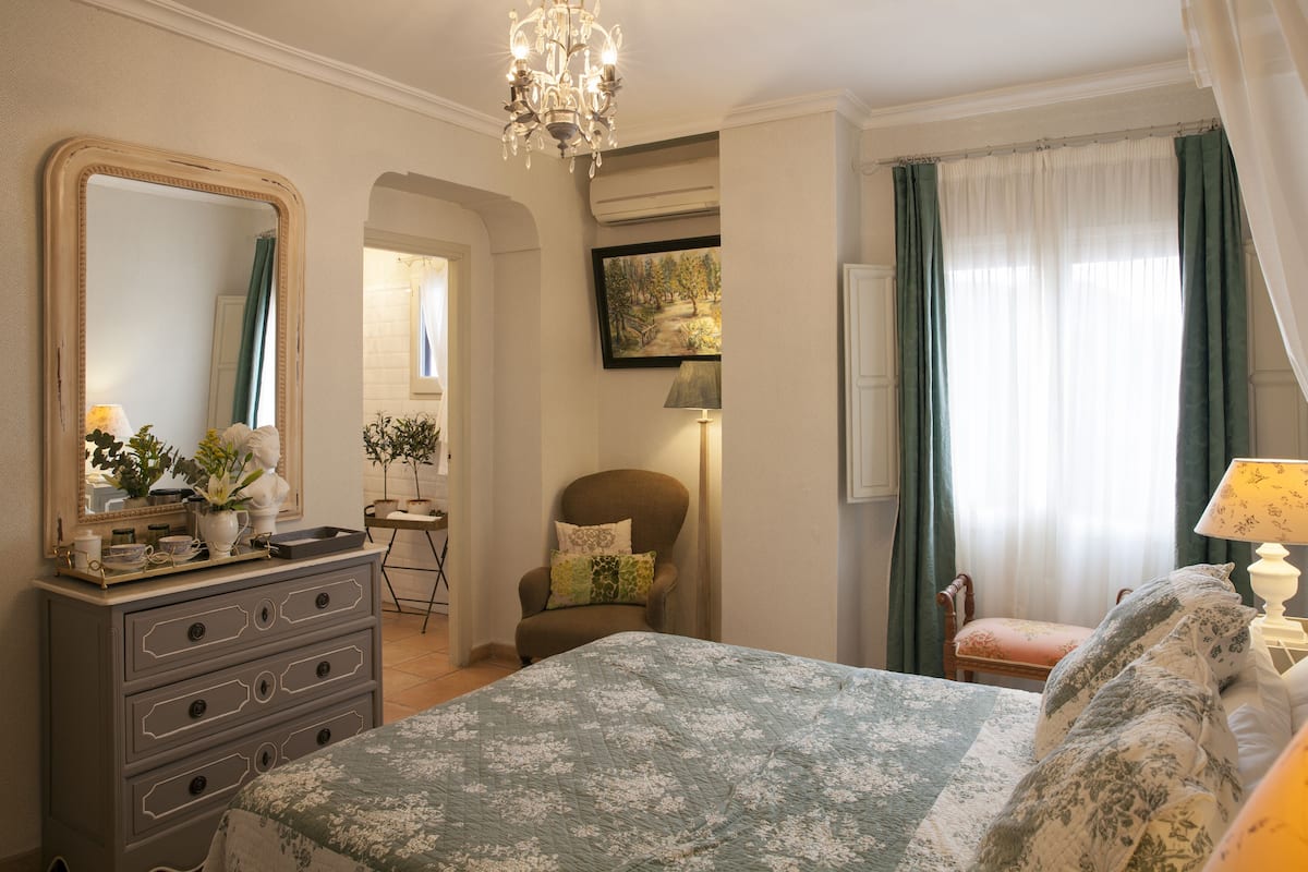 Kamar Double Standar | Brankas, Wi-Fi gratis, dan didekorasi berbeda-beda