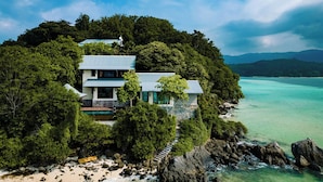 Unclassified image, 3 of 51, button - Enchanted Island Resort (Round Island)