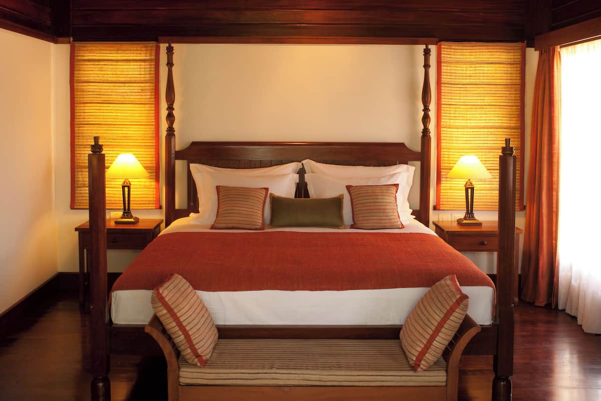 Literie hypoallergénique, couette en duvet d'oie, minibar