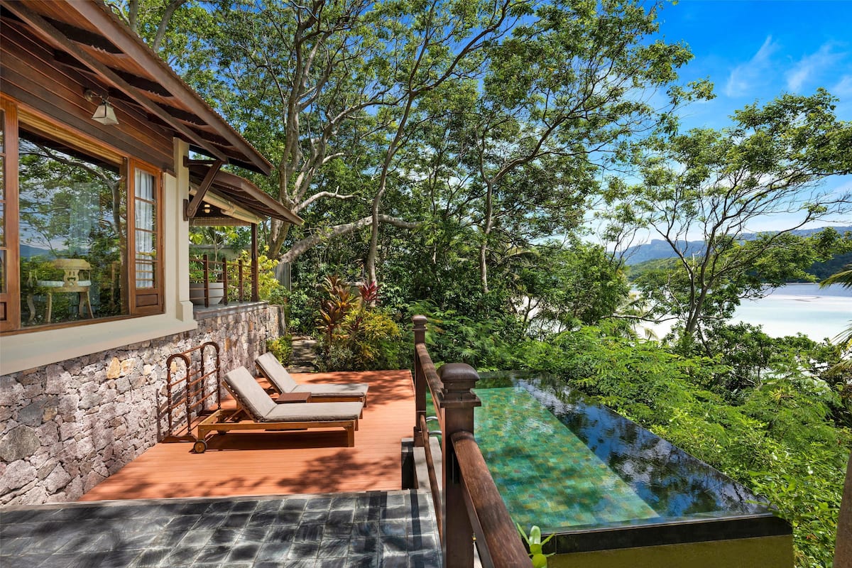 Villa, 1 Bedroom, Private Pool | Hypo-allergenic bedding, down comforters, minibar, in-room safe