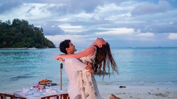 Breakfast, lunch, dinner served; international cuisine, pool views