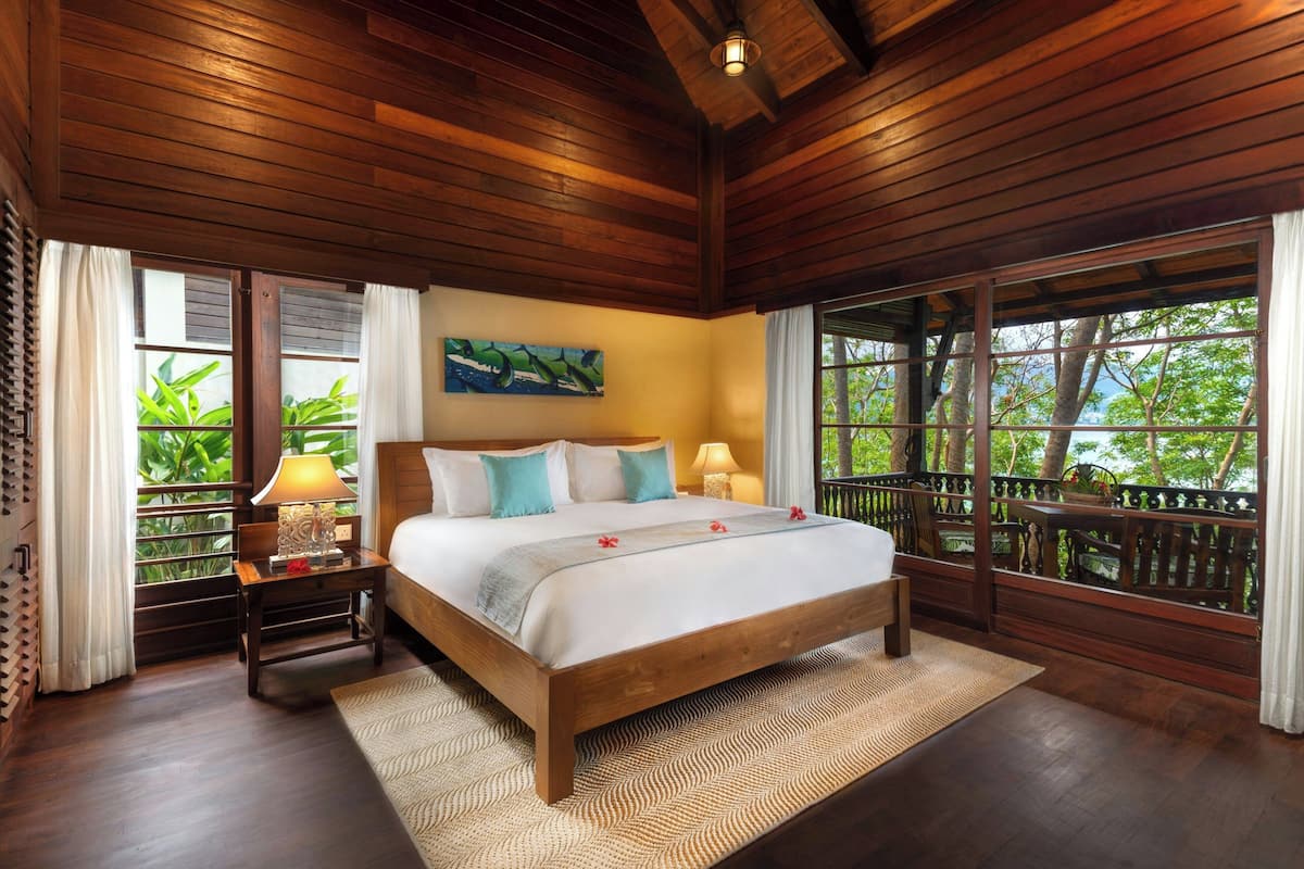Room, 1 King Bed, Partial Ocean View (Hilltop Room) | Minibar, in-room safe, desk, iron/ironing board (on request)