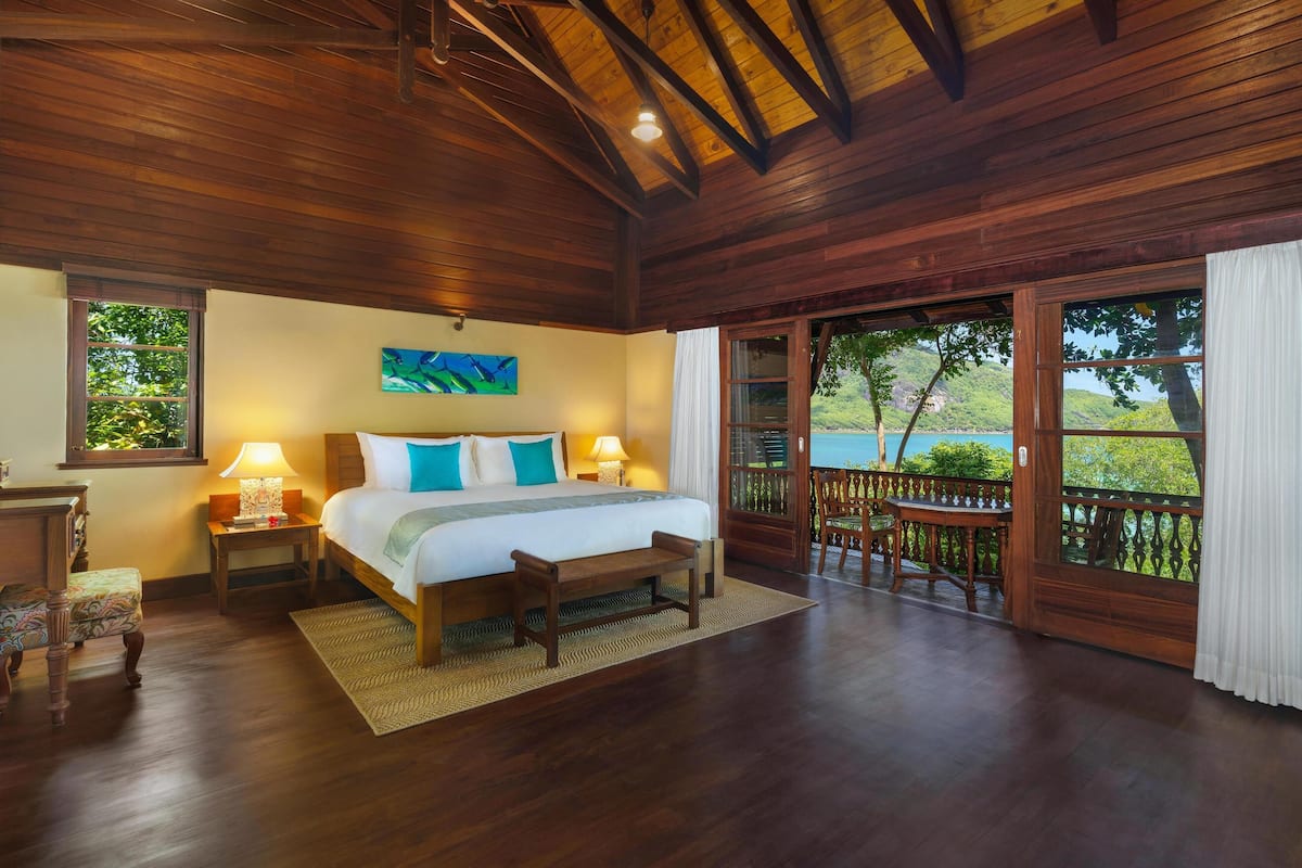 Villa, 1 Bedroom (Enchanted Hilltop) | Hypo-allergenic bedding, down comforters, minibar, in-room safe