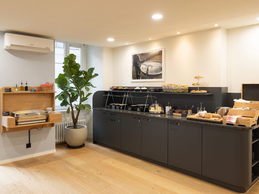 Daily buffet breakfast (CHF 20 per person)