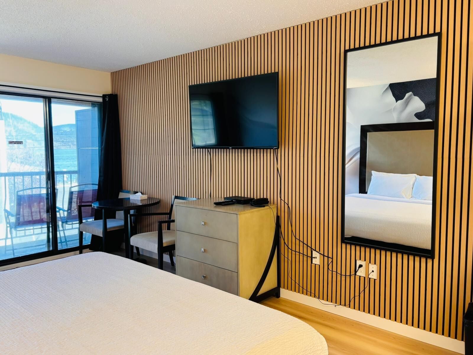 Premium Renovated Ocean View King Suite | TV