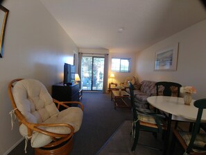Suite Deluxe, 2 camas Queen size, vista a la bahía | Escritorio, tabla de planchar con plancha, wifi gratis y ropa de cama