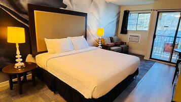 Premium Renovated Ocean View King Suite | Desk, iron/ironing board, free WiFi, bed sheets