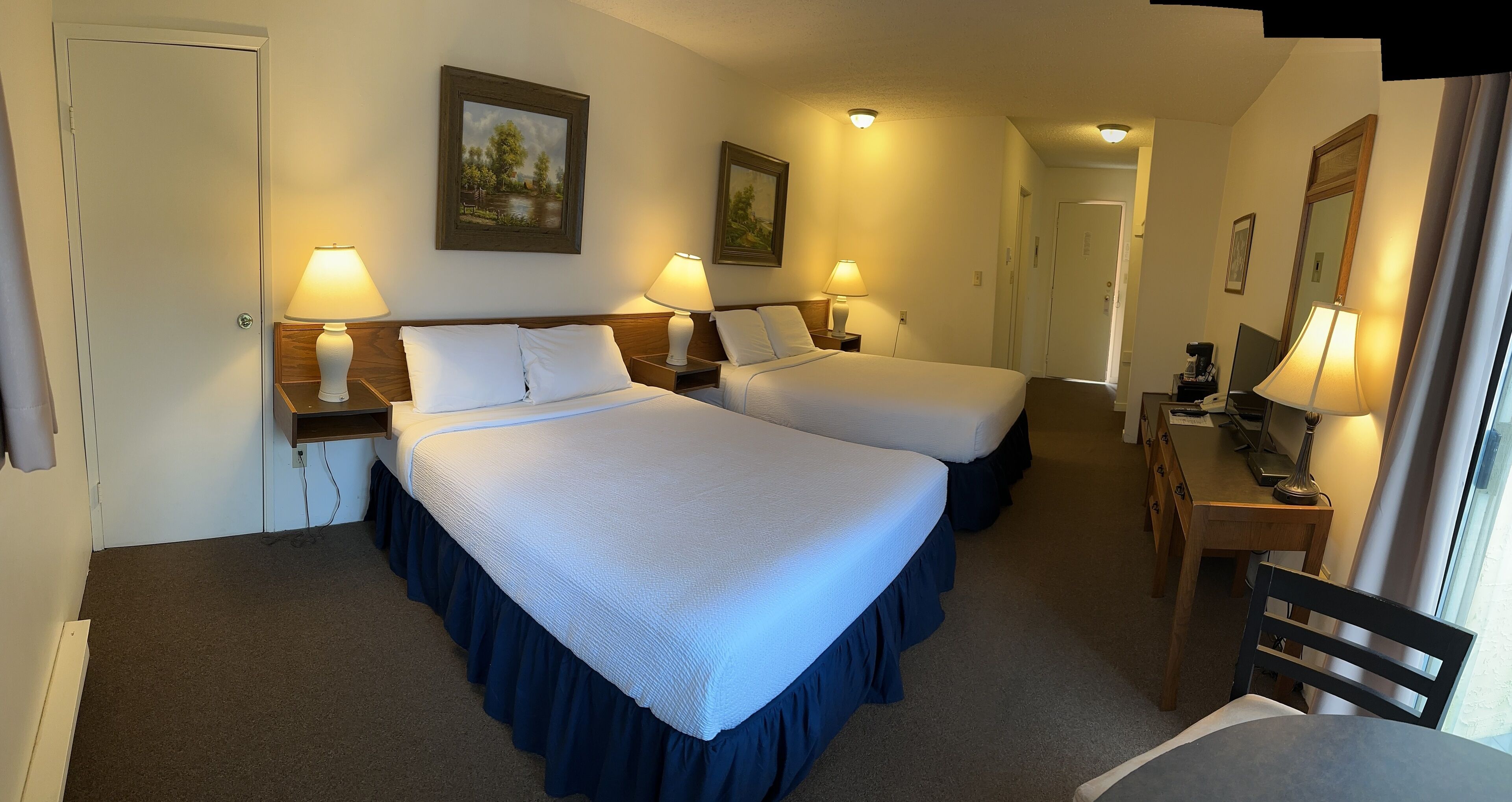 Phòng Tiêu chuẩn, 2 giường cỡ queen | Bàn, bàn ủi/dụng cụ ủi quần áo, truy cập Internet không dây miễn phí 