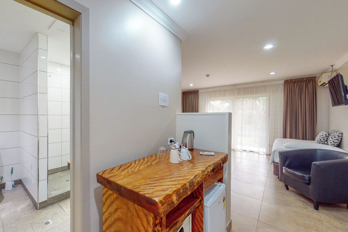 In-room safe, iron/ironing board (on request), bed sheets