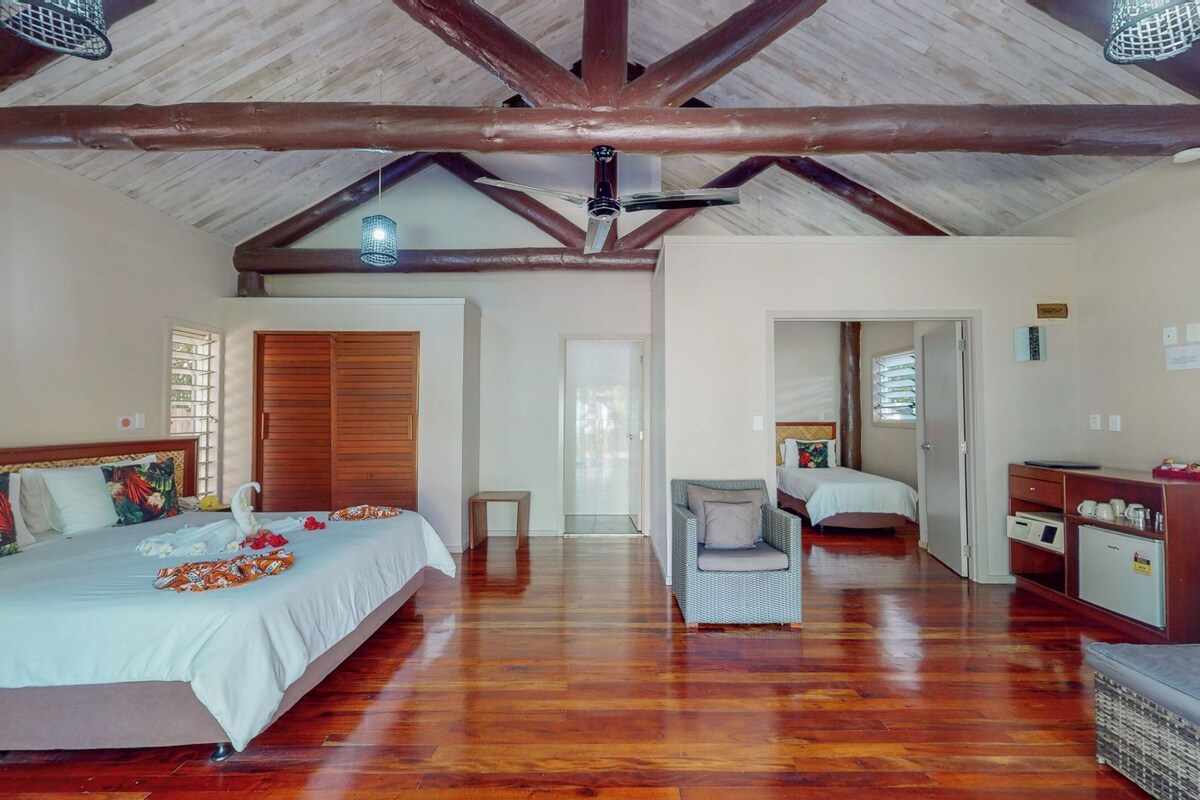 Deluxe Family Villa | In-room safe, iron/ironing board (on request), bed sheets