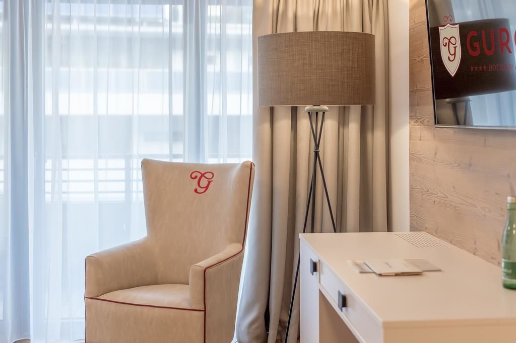 superior double room | in-room safe, desk, soundproofing, free wifi