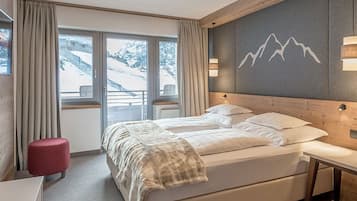 Standard Double Room | In-room safe, desk, soundproofing, free WiFi