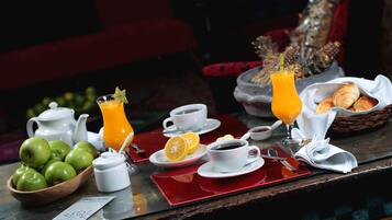 Free daily continental breakfast