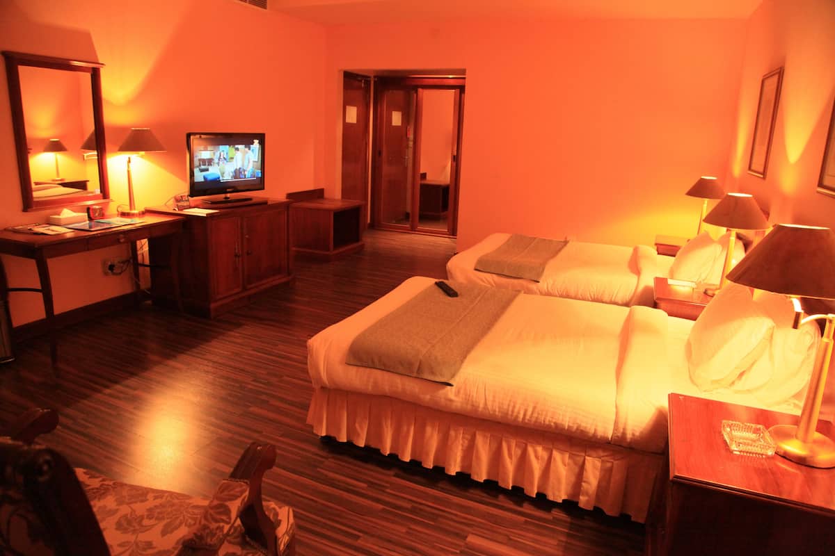 Club Room | Bar mini, peti besi dalam bilik, seterika/papan seterika
