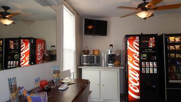 Lunch and dinner served, Irish cuisine