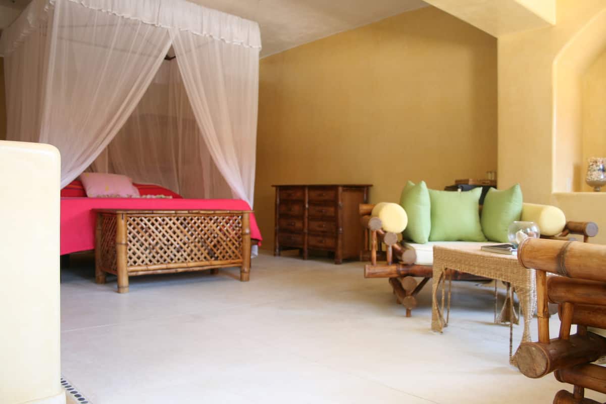Habitación superior, 1 cama King size, vista a la alberca | Vista desde la habitación