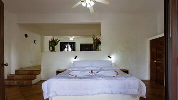 Villa Superior Doble | In-room safe, iron/ironing board, free WiFi, bed sheets