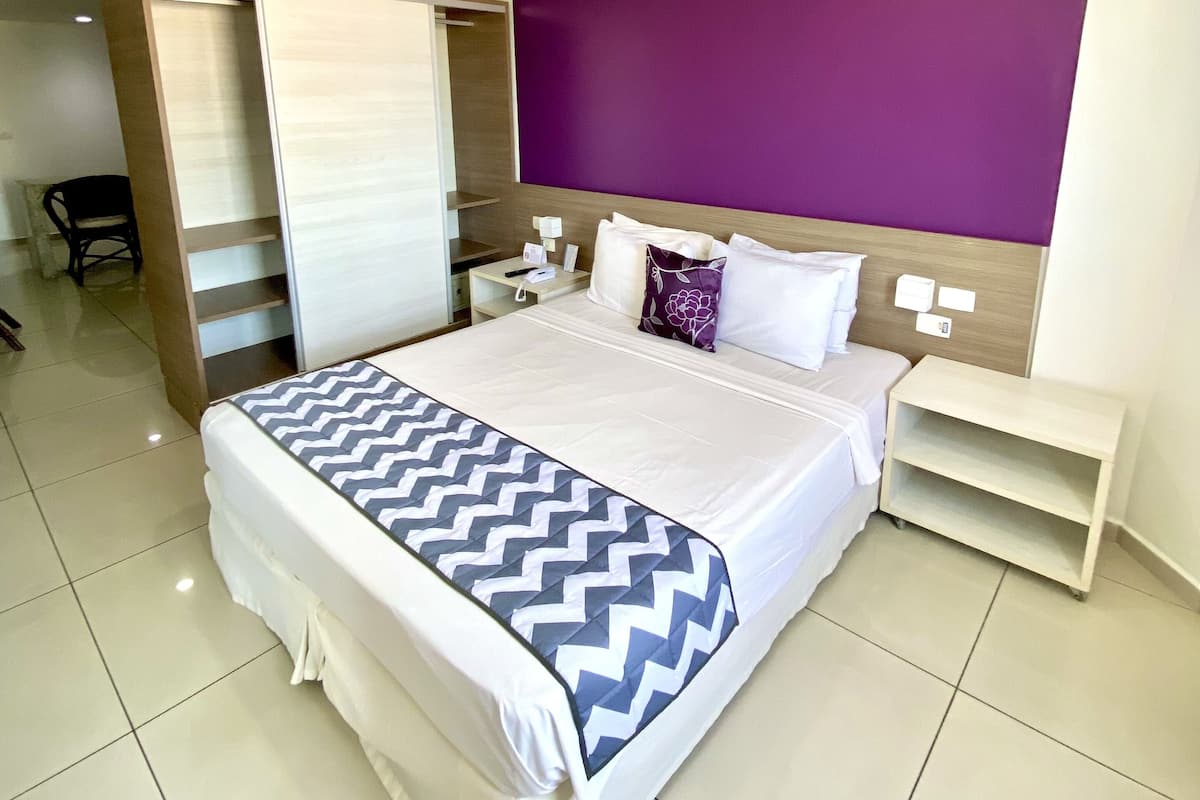 Ropa de cama de alta calidad y minibar