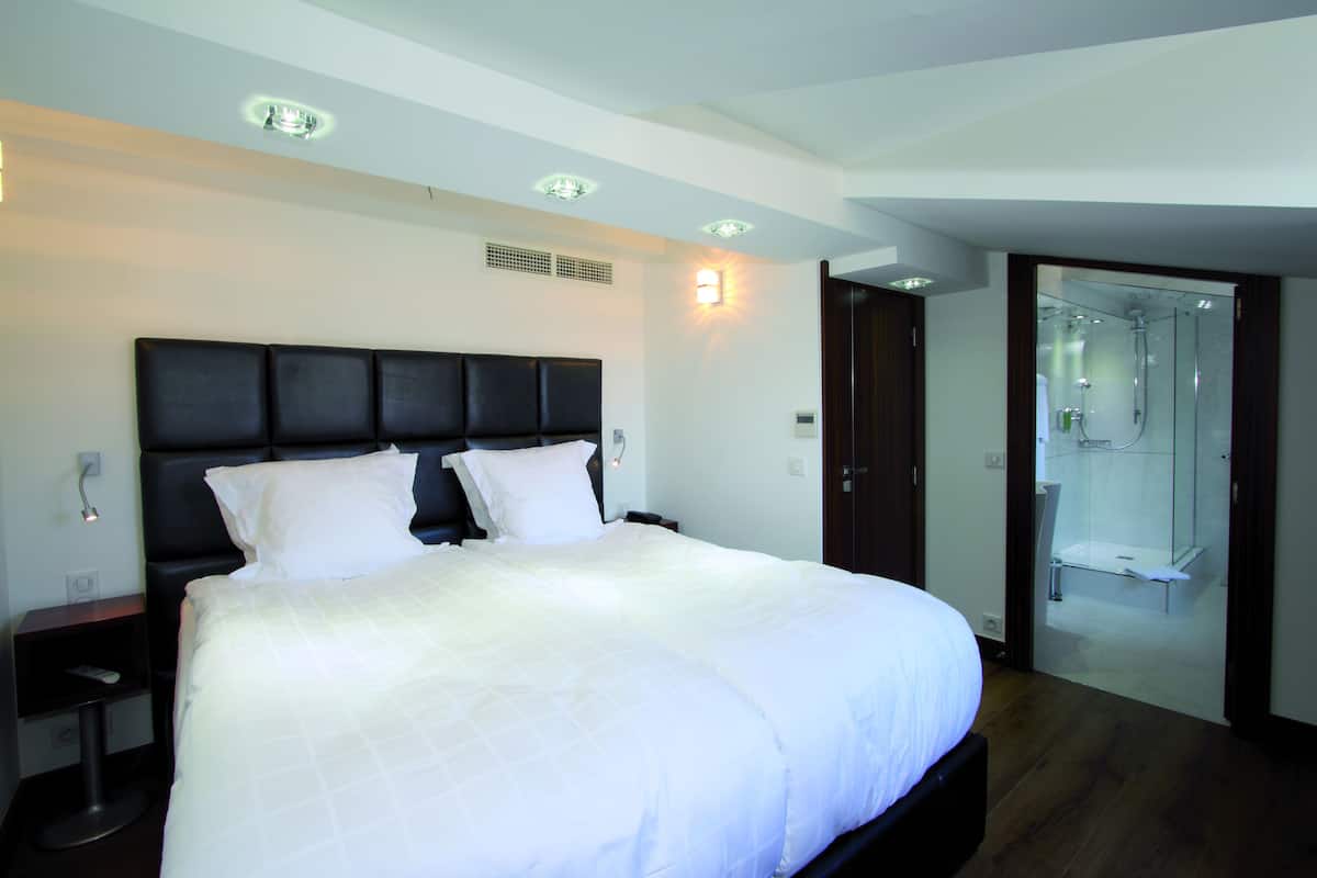 Loft, 2 Bedrooms | Premium bedding, pillowtop beds, in-room safe, individually decorated
