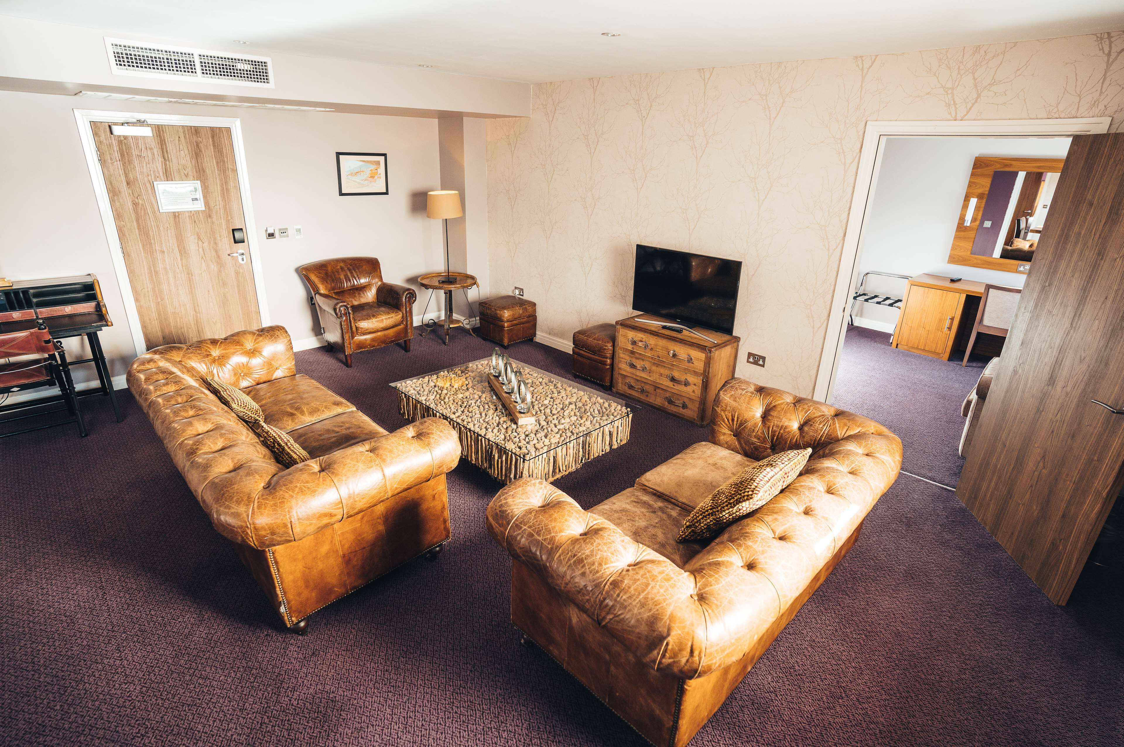 desk, iron/ironing board, free cots/infant beds, bed sheets