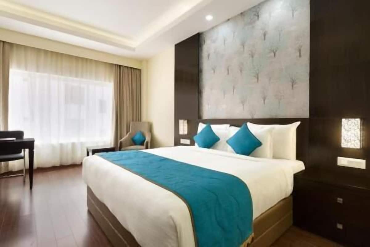 1 bedroom, in-room safe, desk, laptop workspace