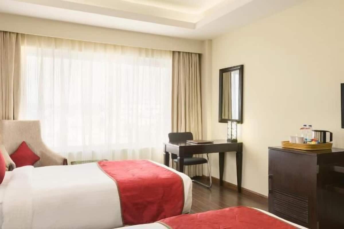 1 bedroom, in-room safe, desk, laptop workspace