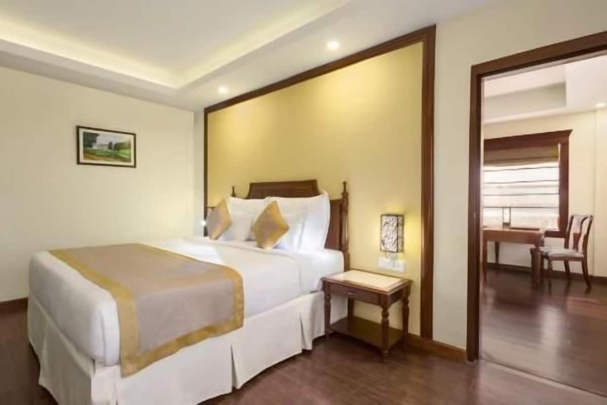 1 bedroom, in-room safe, desk, laptop workspace
