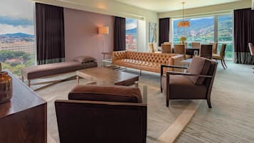 Presidentiële studio suite, 1 slaapkamer, terras | Woonkamer | Een 42-inch lcd-televisie met kabelzenders, televisie en een iPod-dock