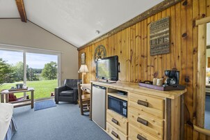 Decoración personalizada, escritorio y cortinas blackout 