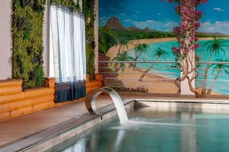 Una piscina techada
