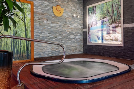 Spa. Best Western Hotel & SPA Pau Lescar Aeroport