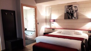 A hotel room with a bed, a bench, a shower, and a painting on the wall. - Best Western Hotel & SPA Pau Lescar Aeroport (Lescar)