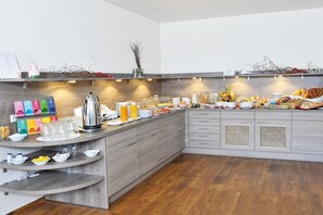 Daily buffet breakfast (EUR 9.00 per person)
