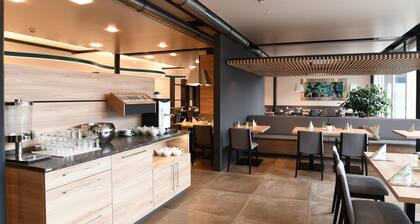 WESTSIDE Hotel Garni